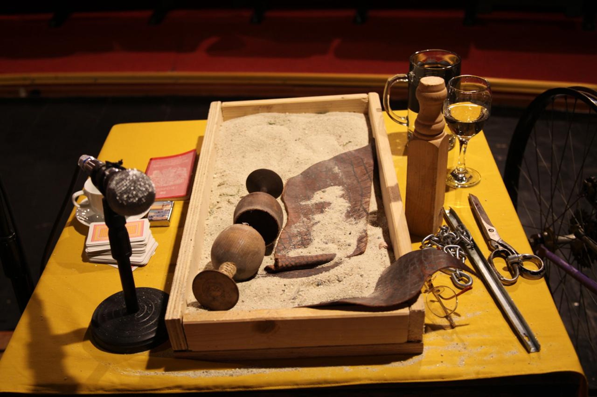 Tiyatro Ak’la Kara Londra’da!